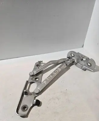 Audi TT TTS Mk2 Tailgate/trunk/boot hinge 8j7827300c