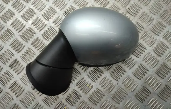 Mini One - Cooper Clubman R55 Front door electric wing mirror