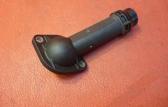 Audi A4 S4 B8 8K Engine coolant pipe/hose 03G121121C