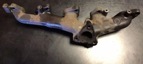 Opel Vectra B Exhaust manifold 4527610