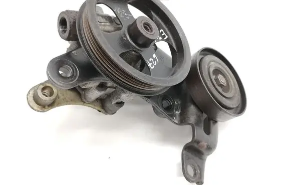 Toyota RAV 4 (XA20) Power steering pump