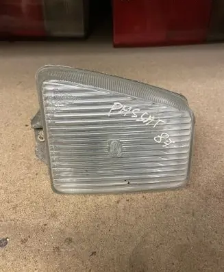 Volkswagen PASSAT B2 Front fog light 301125515