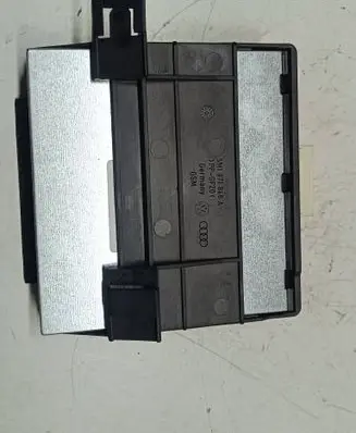 Volkswagen Tiguan Power management control unit 1K0919041 0140203869 8ES01015300