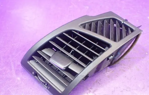 BMW 1 E81 E87 Dashboard air vent grill cover trim 7059187