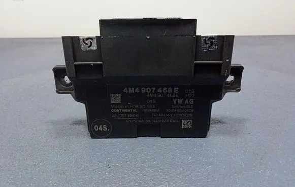 Porsche Panamera (970) Gateway control module 4M4907468E