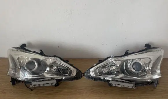 Nissan Altima Headlights/headlamps set 