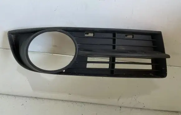 Volkswagen Touran I Front bumper lower grill 1T0853666A NW1340
