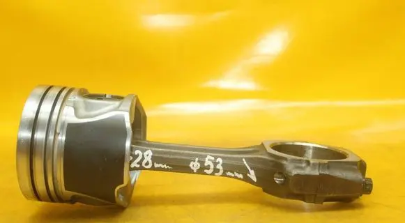 Hyundai Tucson JM Piston with connecting rod 5D09A P252