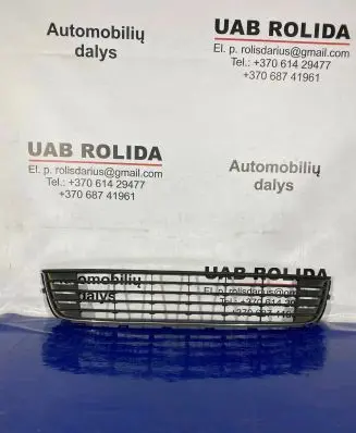 Volkswagen Touran II Front bumper lower grill 1T0853677D 1T0853671C