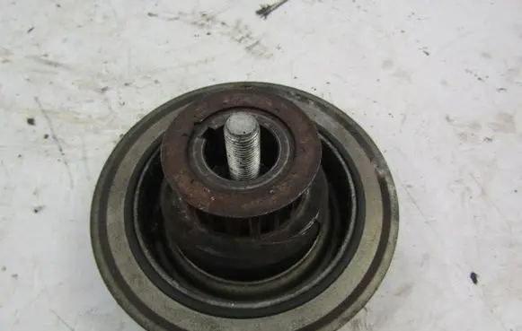 Citroen Xsara Picasso Crankshaft pulley 9653771880