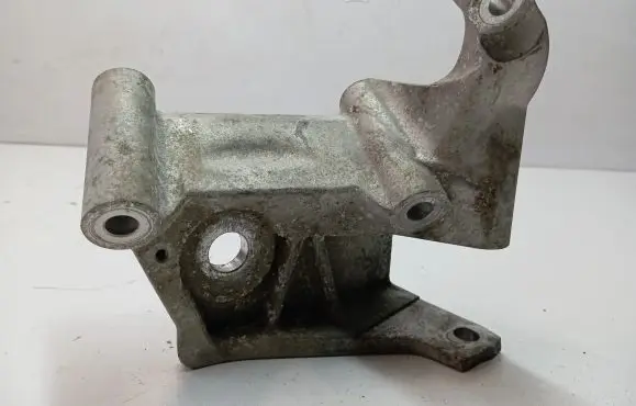 Volvo XC60 Engine mounting bracket 31430470