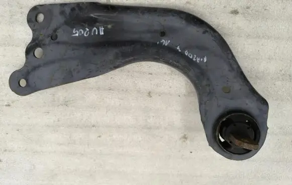 Mazda 3 III Front control arm