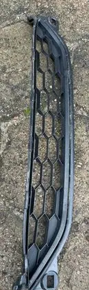Honda HR-V Front bumper lower grill 71103T7JH000