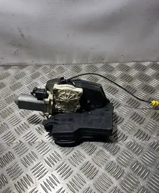 BMW 6 E63 E64 Front door lock 7028908