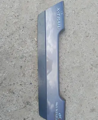Nissan X-Trail T31 Tailgate trim 909011DJ0A