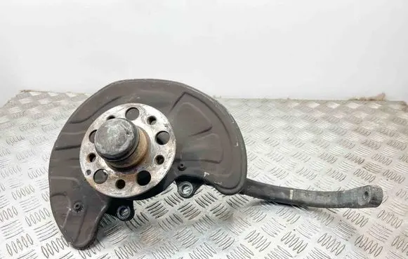 Front wheel hub