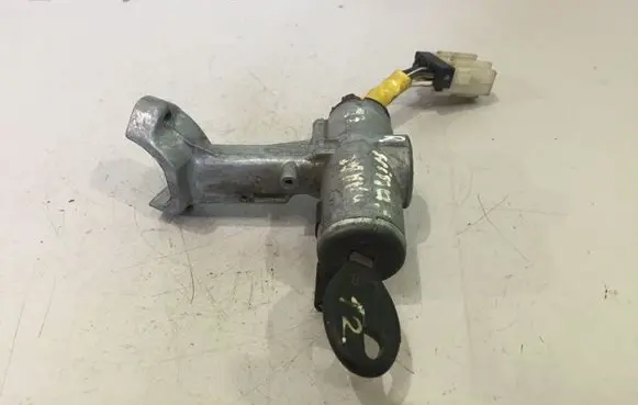 Nissan Sunny Ignition lock