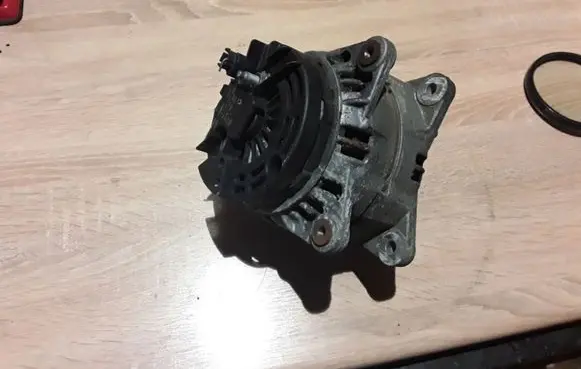 Renault Scenic II - Grand scenic II Generator/alternator 0124525139 8200660034