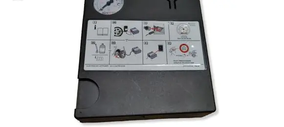 Audi A4 S4 B8 8K Tire air pump compressor 8P0012615A