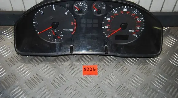 Audi A4 S4 B5 8D Speedometer (instrument cluster) 8D0919910Q
