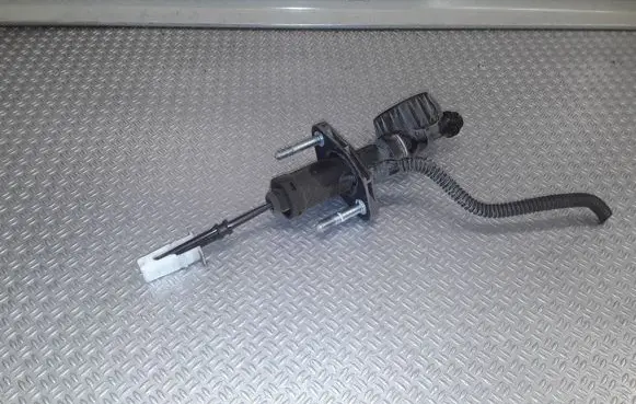 Opel Insignia A Clutch master cylinder 55561915