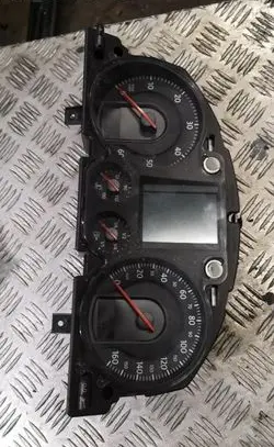 Volkswagen PASSAT B6 Speedometer (instrument cluster) 3c0920971e