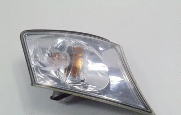 Mazda MPV II LW Front indicator light P2015R