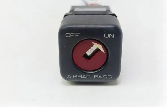 Passenger airbag on/off switch