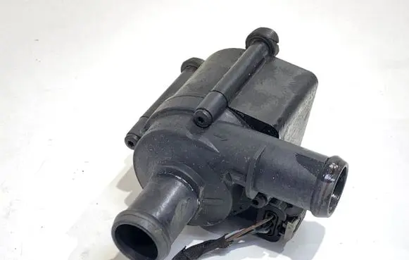 Audi A4 S4 B9 8W Oil filter mounting bracket 06H121601N