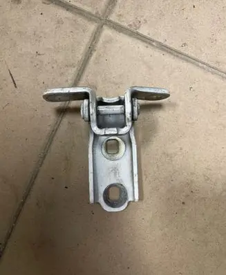 Opel Insignia B Front door upper hinge A046057 P16193