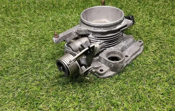 BMW 7 E38 Throttle valve 1742010