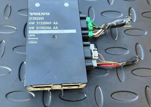 Volvo V70 Tailgate/trunk control unit/module 31352205 31335869AA 31352204AA