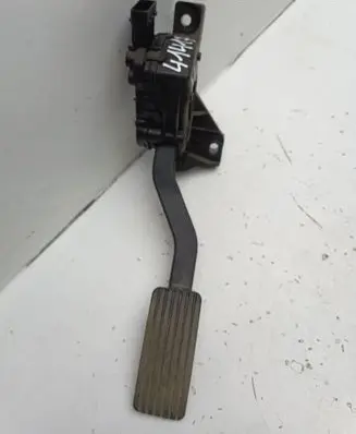 Mitsubishi Colt Accelerator throttle pedal A4543000304 MN12592