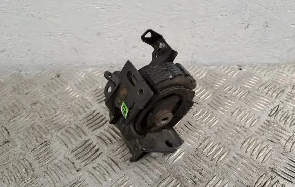 Toyota Corolla Verso AR10 Engine mount bracket 123720R010