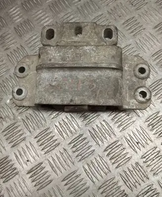 Volkswagen Golf V Engine mount bracket 1K0199555