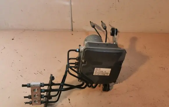 BMW 7 F01 F02 F03 F04 ABS Pump 6797036 6785442