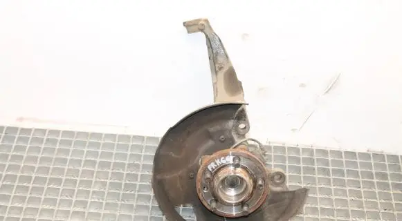 Land Rover Discovery 3 - LR3 Front wheel hub