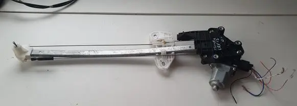 Honda CR-V Rear door window regulator motor