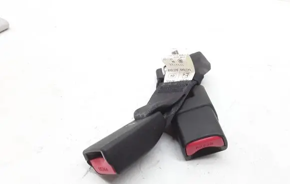 Middle seatbelt buckle (rear)