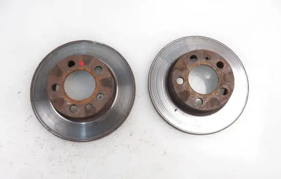 Volkswagen Golf IV Rear brake disc