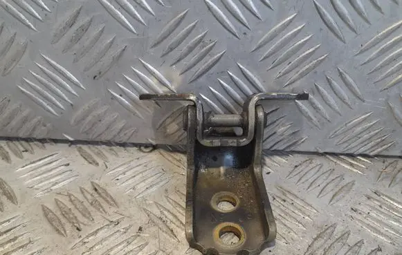 Nissan Navara D40 Front door upper hinge