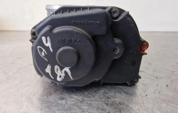 Audi A4 S4 B5 8D Throttle valve 058133063M