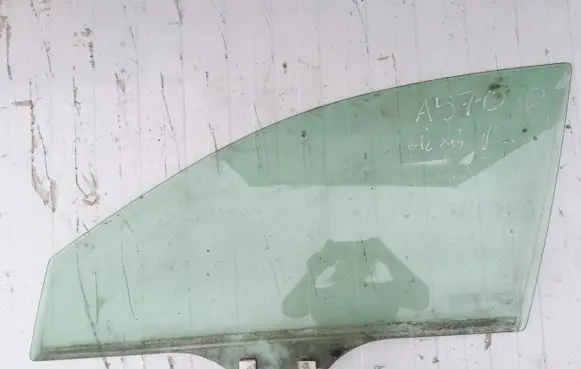 Honda Accord Front door window glass four-door