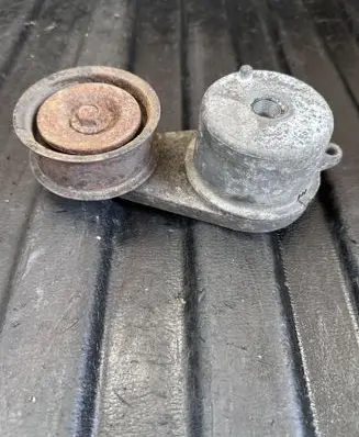 Infiniti FX Alternator belt tensioner US6582332