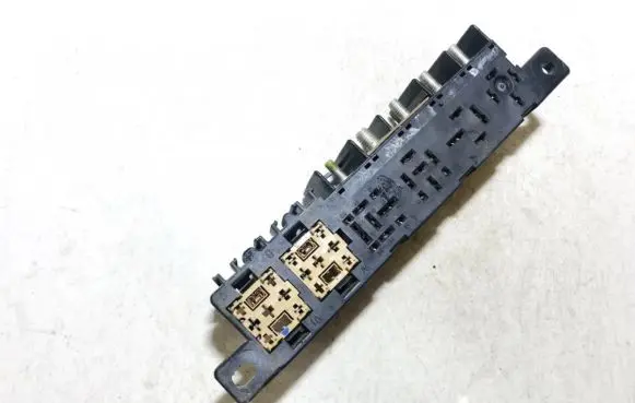 Audi A6 S6 C5 4B Fuse box set 8l0941822a