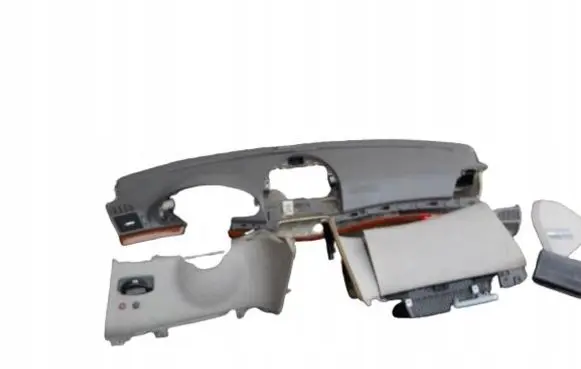 Mercedes-Benz E W211 Dashboard