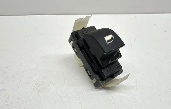 Peugeot 508 Electric window control switch 13820