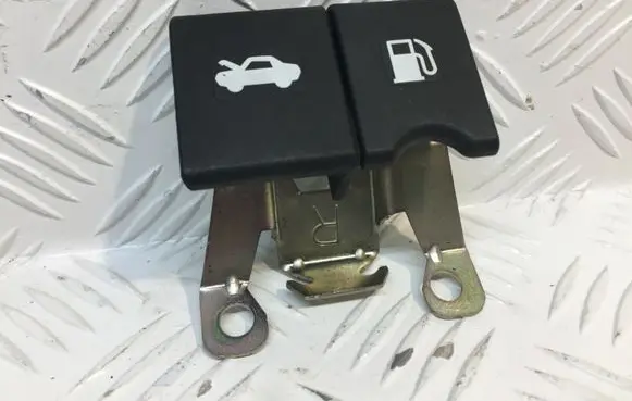 Nissan Qashqai Engine bonnet (hood) release handle