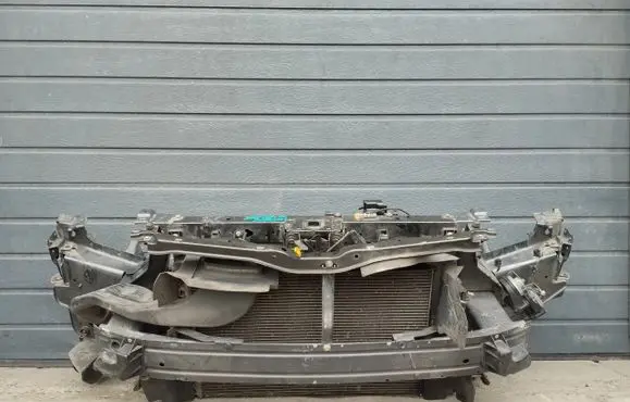 Opel Zafira C Front bodywork piece 