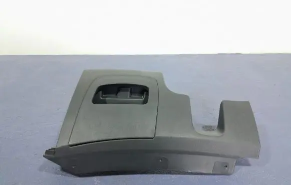 Renault Clio IV Other sill/pillar trim element 689215806R
